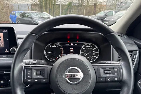 YB22KNS Nissan Qashqai 1.3 DiG-T MH Acenta Premium 5dr Thumbnail #36