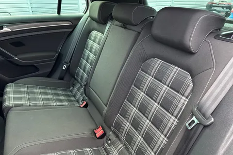 18 of 53 for Volkswagen Golf 2.0 TDI GTD DSG Euro 6 (s/s) 5dr