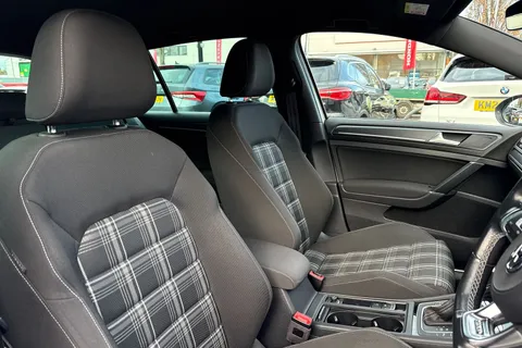 23 of 53 for Volkswagen Golf 2.0 TDI GTD DSG Euro 6 (s/s) 5dr