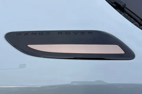 28 of 39 for Land Rover Range Rover Velar 2.0 D200 Dynamic SE 5dr