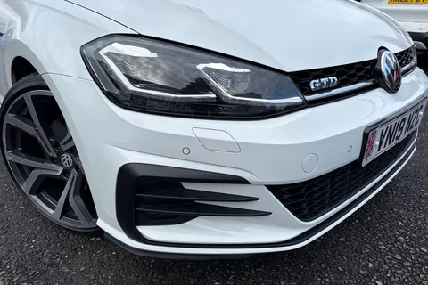 33 of 53 for Volkswagen Golf 2.0 TDI GTD DSG Euro 6 (s/s) 5dr