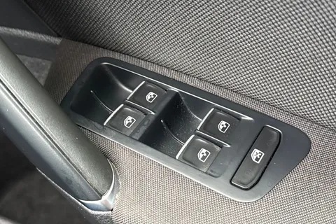 34 of 53 for Volkswagen Golf 2.0 TDI GTD DSG Euro 6 (s/s) 5dr