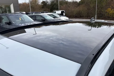 31 of 39 for Land Rover Range Rover Velar 2.0 D200 Dynamic SE 5dr