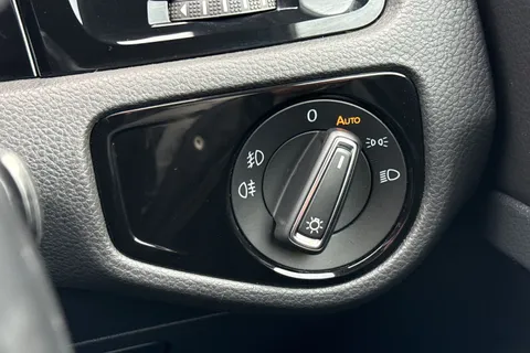 36 of 53 for Volkswagen Golf 2.0 TDI GTD DSG Euro 6 (s/s) 5dr