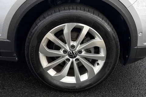 6 of 41 for VOLKSWAGEN T-ROC 1.5 TSI Style 5dr DSG