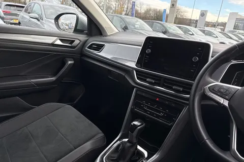 14 of 41 for VOLKSWAGEN T-ROC 1.5 TSI Style 5dr DSG