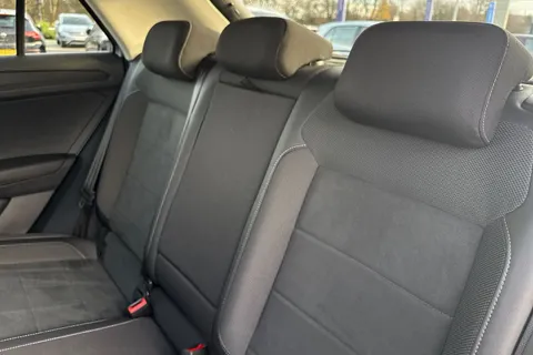 19 of 45 for VOLKSWAGEN T-ROC 1.5 TSI Style 5dr DSG