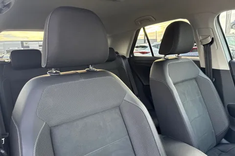 24 of 45 for VOLKSWAGEN T-ROC 1.5 TSI Style 5dr DSG