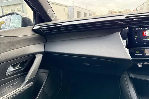 19 of 66 for PEUGEOT 408 1.2 PureTech GT Fastback EAT Euro 6 (s/s) 5dr