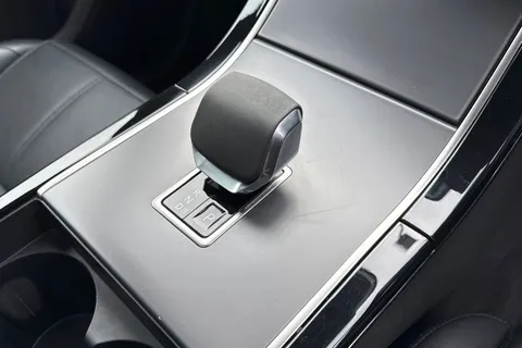 13 of 41 for Land Rover Range Rover Velar 2.0 D200 Dynamic HSE 5dr