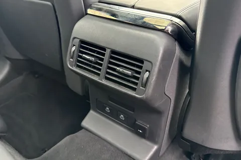 18 of 41 for Land Rover Range Rover Velar 2.0 D200 Dynamic HSE 5dr