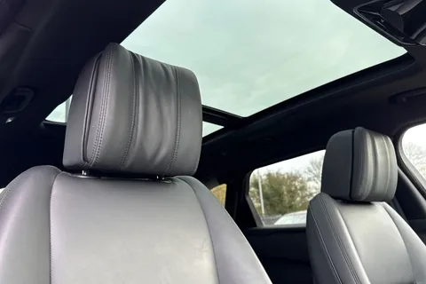 21 of 41 for Land Rover Range Rover Velar 2.0 D200 Dynamic HSE 5dr