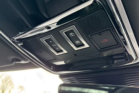 23 of 41 for Land Rover Range Rover Velar 2.0 D200 Dynamic HSE 5dr