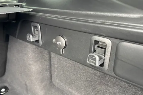 27 of 41 for Land Rover Range Rover Velar 2.0 D200 Dynamic HSE 5dr