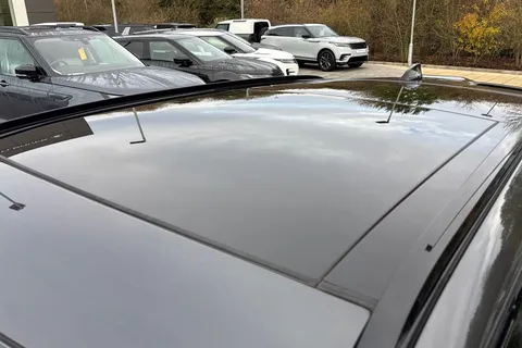 31 of 41 for Land Rover Range Rover Velar 2.0 D200 Dynamic HSE 5dr