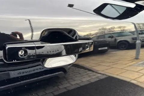 30 of 45 for Land Rover Defender 110 3.0 D300 X-Dynamic S 5dr