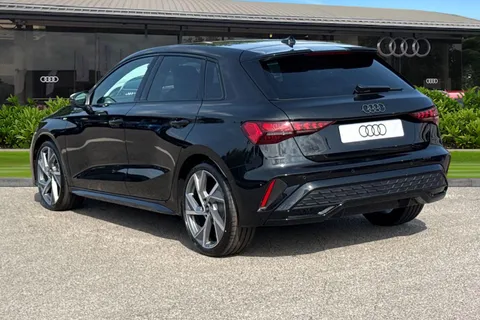 DC25XFY Audi A3 Black Edition 35 TFSI 150 PS S tronic Thumbnail #2