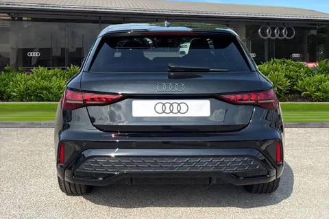 DC25XFY Audi A3 Black Edition 35 TFSI 150 PS S tronic Thumbnail #4