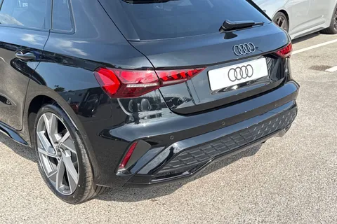 DC25XFY Audi A3 Black Edition 35 TFSI 150 PS S tronic Thumbnail #7