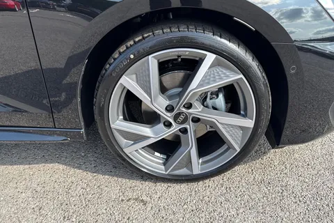 DC25XFY Audi A3 Black Edition 35 TFSI 150 PS S tronic Thumbnail #9