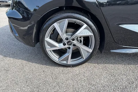 DC25XFY Audi A3 Black Edition 35 TFSI 150 PS S tronic Thumbnail #10