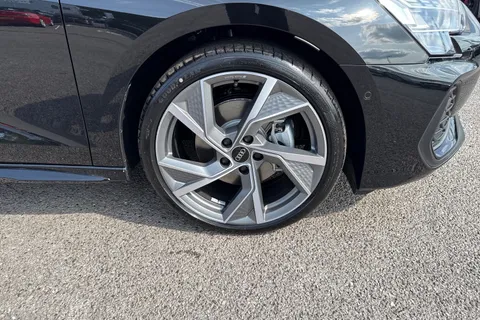 DC25XFY Audi A3 Black Edition 35 TFSI 150 PS S tronic Thumbnail #11