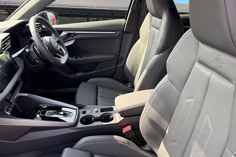 DC25XFY Audi A3 Black Edition 35 TFSI 150 PS S tronic Thumbnail #15