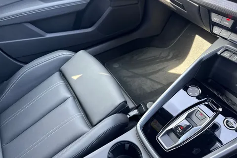 DC25XFY Audi A3 Black Edition 35 TFSI 150 PS S tronic Thumbnail #19