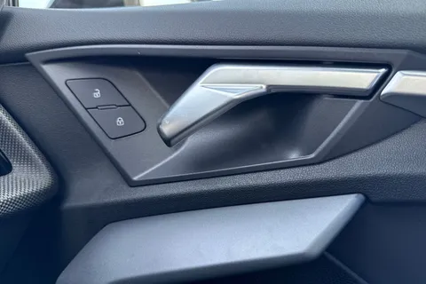 DC25XFY Audi A3 Black Edition 35 TFSI 150 PS S tronic Thumbnail #20