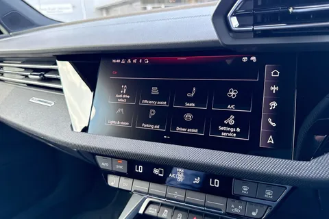 DC25XFY Audi A3 Black Edition 35 TFSI 150 PS S tronic Thumbnail #37