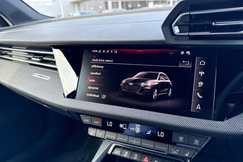 DC25XFY Audi A3 Black Edition 35 TFSI 150 PS S tronic Thumbnail #38