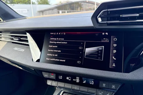 DC25XFY Audi A3 Black Edition 35 TFSI 150 PS S tronic Thumbnail #40