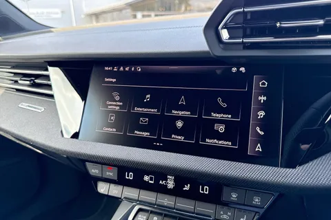 DC25XFY Audi A3 Black Edition 35 TFSI 150 PS S tronic Thumbnail #44