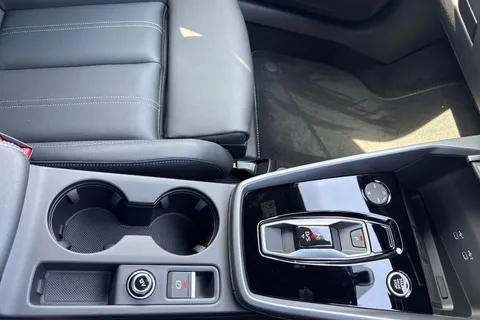 DC25XFY Audi A3 Black Edition 35 TFSI 150 PS S tronic Thumbnail #46