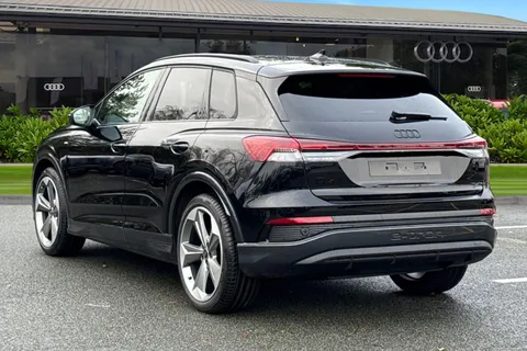  Audi Q4 e-tron 45 Black Edition Auto 5dr 82kWh Thumbnail #3