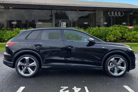  Audi Q4 e-tron 45 Black Edition Auto 5dr 82kWh Thumbnail #4