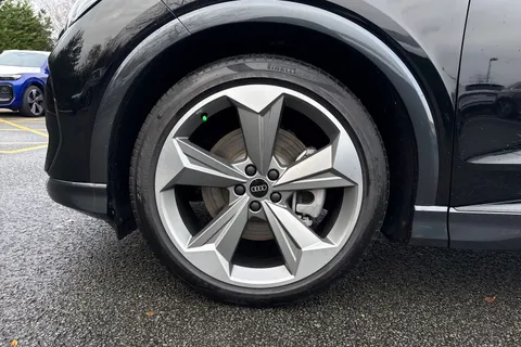  Audi Q4 e-tron 45 Black Edition Auto 5dr 82kWh Thumbnail #11
