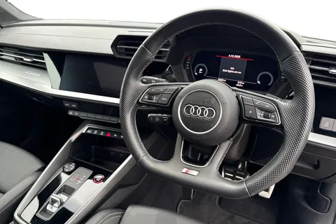 DA73SCV Audi S3 Black Edition TFSI 310 PS S tronic Thumbnail #19