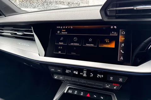 DA73SCV Audi S3 Black Edition TFSI 310 PS S tronic Thumbnail #38