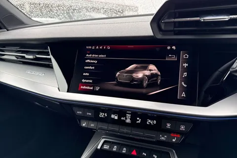 DA73SCV Audi S3 Black Edition TFSI 310 PS S tronic Thumbnail #46