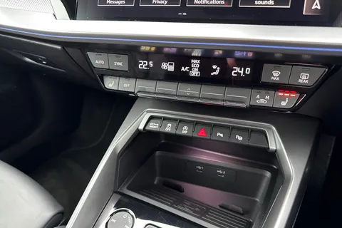 DA73SCV Audi S3 Black Edition TFSI 310 PS S tronic Thumbnail #52