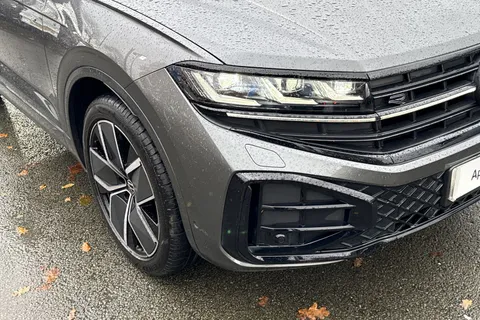 AU75NTJ Volkswagen Touareg 3.0 V6 TDI 4Motion 286 Black Edition 5dr Tip Auto | Tow Bar | Heated Seats Thumbnail #9