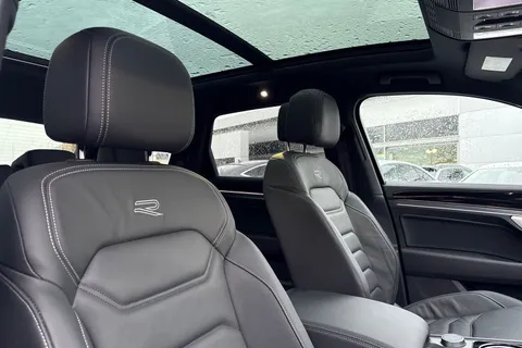 AU75NTJ Volkswagen Touareg 3.0 V6 TDI 4Motion 286 Black Edition 5dr Tip Auto | Tow Bar | Heated Seats Thumbnail #24