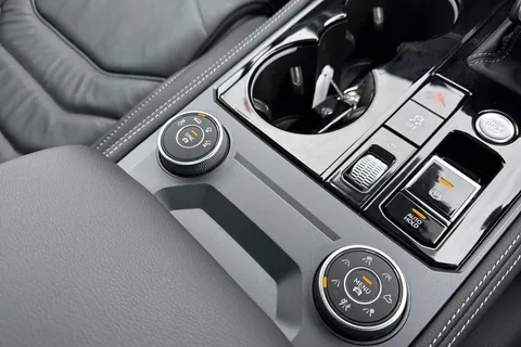 AU75NTJ Volkswagen Touareg 3.0 V6 TDI 4Motion 286 Black Edition 5dr Tip Auto | Tow Bar | Heated Seats Thumbnail #41