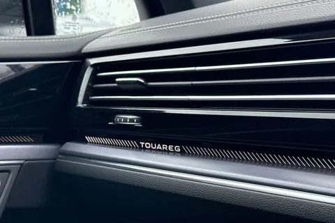 AU75NTJ Volkswagen Touareg 3.0 V6 TDI 4Motion 286 Black Edition 5dr Tip Auto | Tow Bar | Heated Seats Thumbnail #42