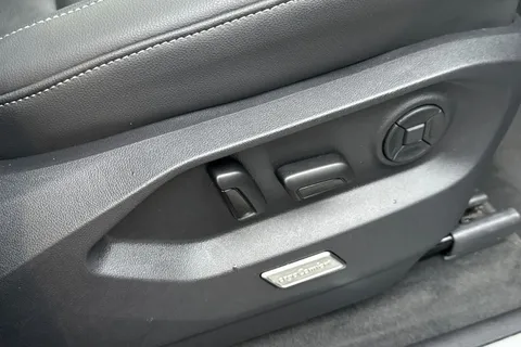 AU75NTJ Volkswagen Touareg 3.0 V6 TDI 4Motion 286 Black Edition 5dr Tip Auto | Tow Bar | Heated Seats Thumbnail #43