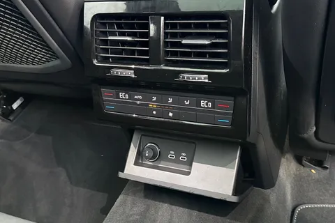 AU75NTJ Volkswagen Touareg 3.0 V6 TDI 4Motion 286 Black Edition 5dr Tip Auto | Tow Bar | Heated Seats Thumbnail #45