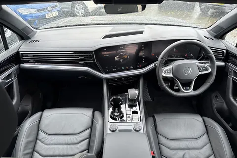 AU75NTJ Volkswagen Touareg 3.0 V6 TDI 4Motion 286 Black Edition 5dr Tip Auto | Tow Bar | Heated Seats Thumbnail #46