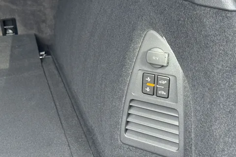 AU75NTJ Volkswagen Touareg 3.0 V6 TDI 4Motion 286 Black Edition 5dr Tip Auto | Tow Bar | Heated Seats Thumbnail #47