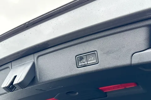 AU75NTJ Volkswagen Touareg 3.0 V6 TDI 4Motion 286 Black Edition 5dr Tip Auto | Tow Bar | Heated Seats Thumbnail #49